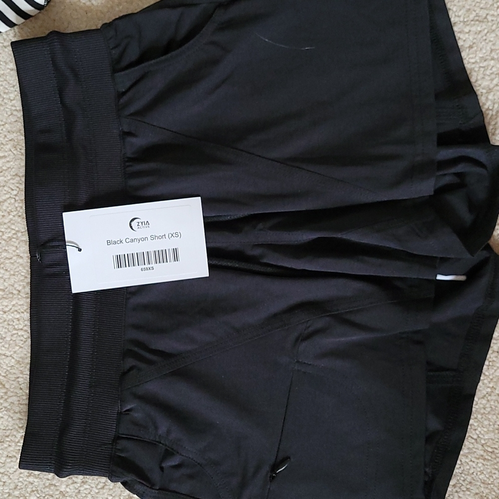 New With Tag Zyia Canyon Short